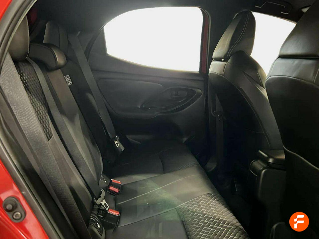 Foto Toyota Yaris 13