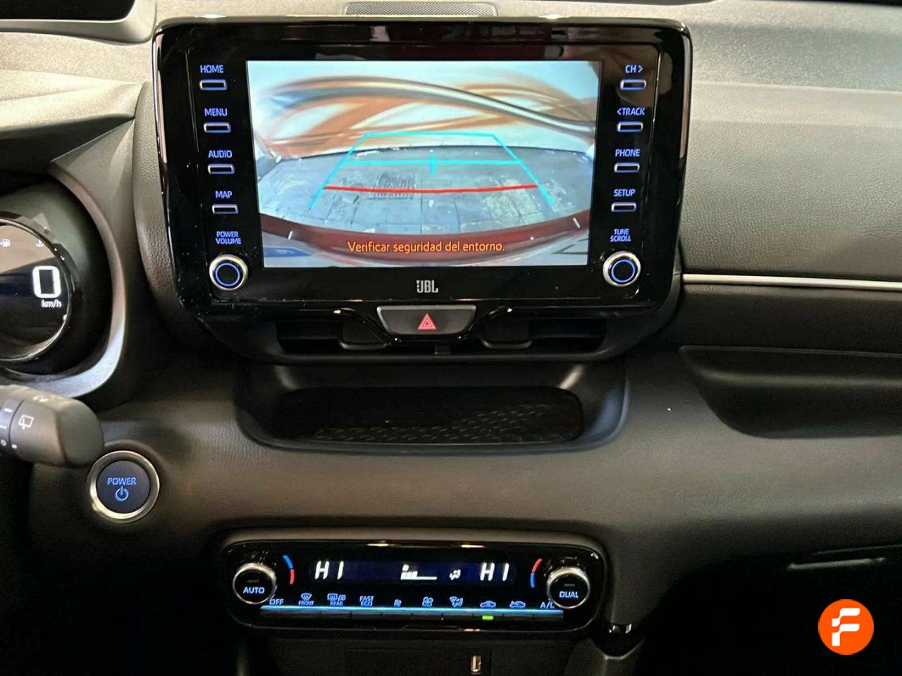 Foto Toyota Yaris 16