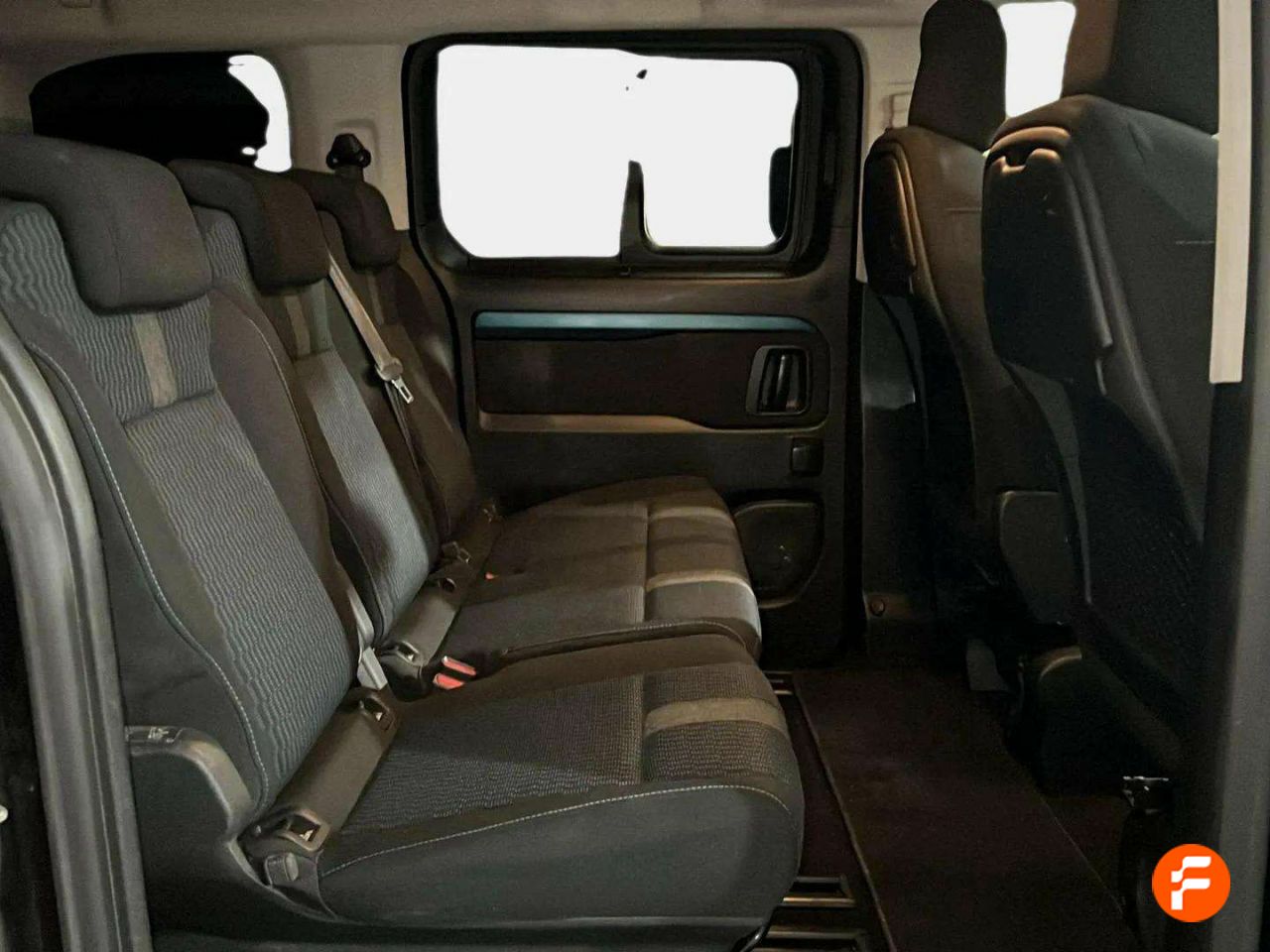 Foto Peugeot Traveller 14