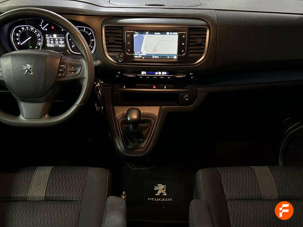 Foto Peugeot Traveller 15