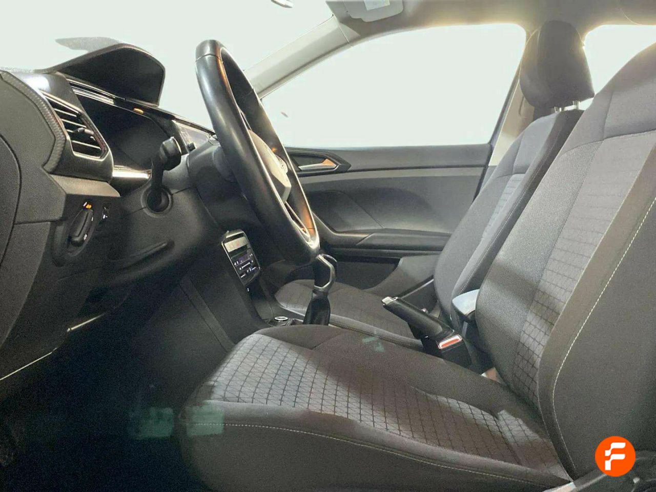 Foto Volkswagen T-Cross 11