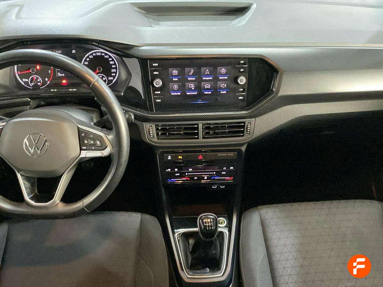 Foto Volkswagen T-Cross 15