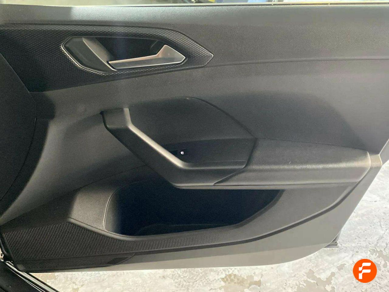 Foto Volkswagen T-Cross 23