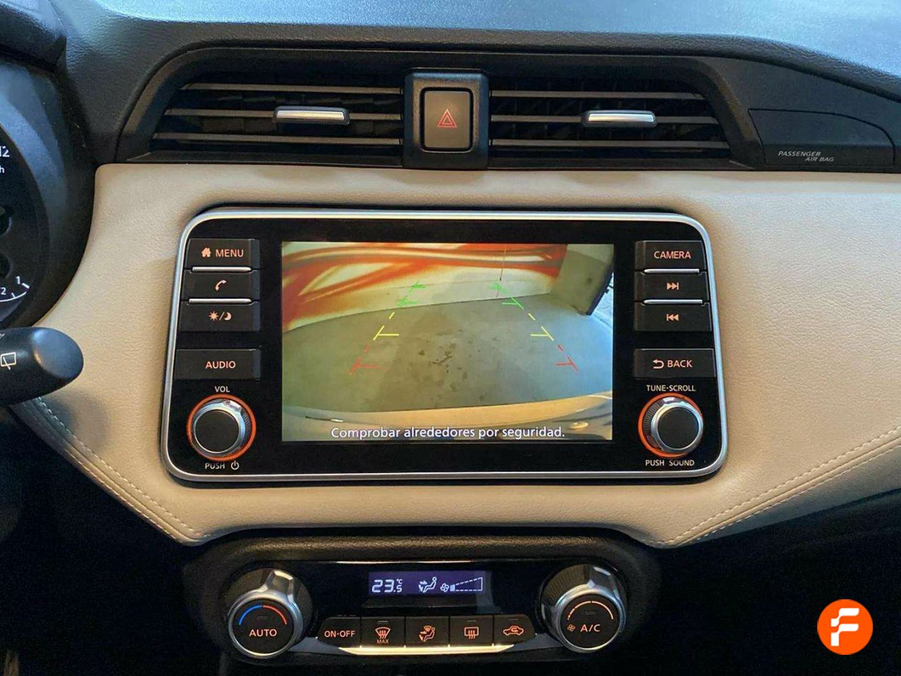 Foto Nissan Micra 17