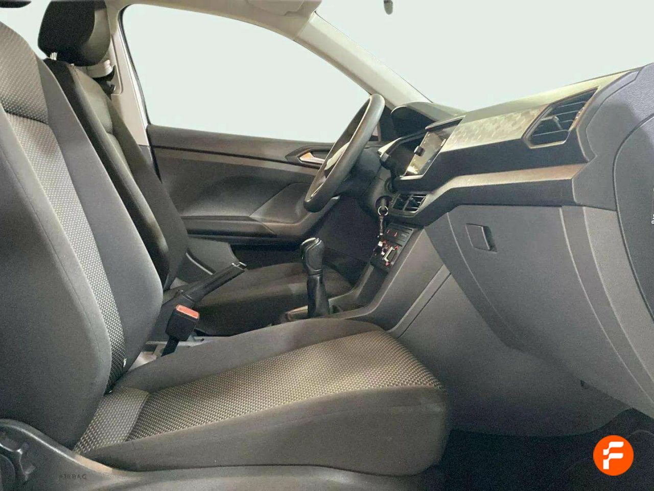 Foto Volkswagen T-Cross 13