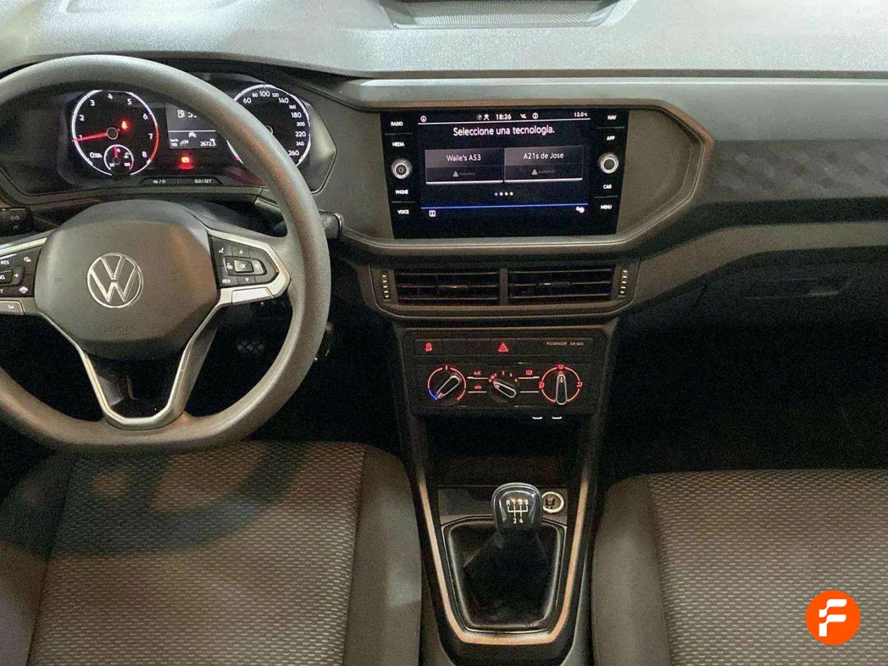 Foto Volkswagen T-Cross 15