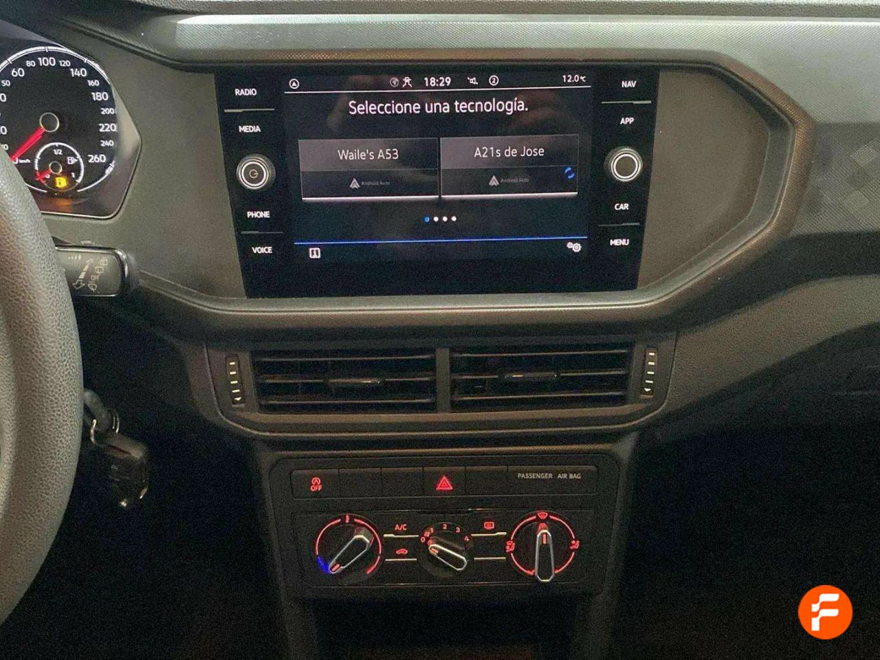 Foto Volkswagen T-Cross 16