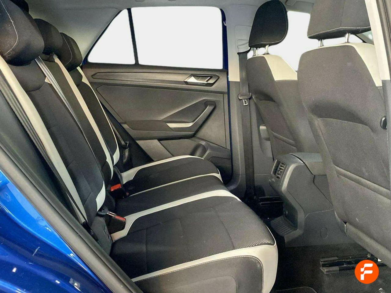 Foto Volkswagen T-Roc 14