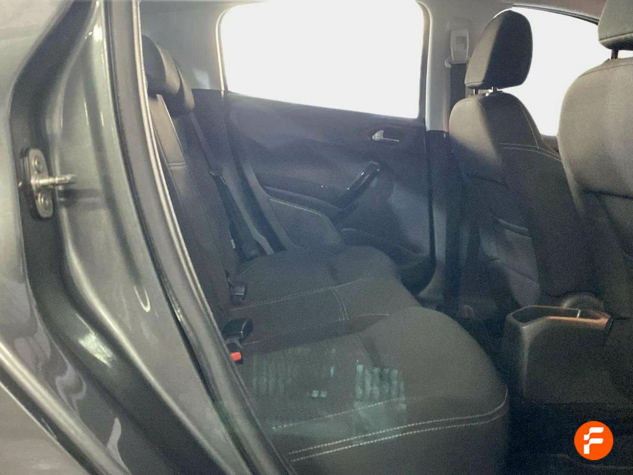 Foto Peugeot 208 14