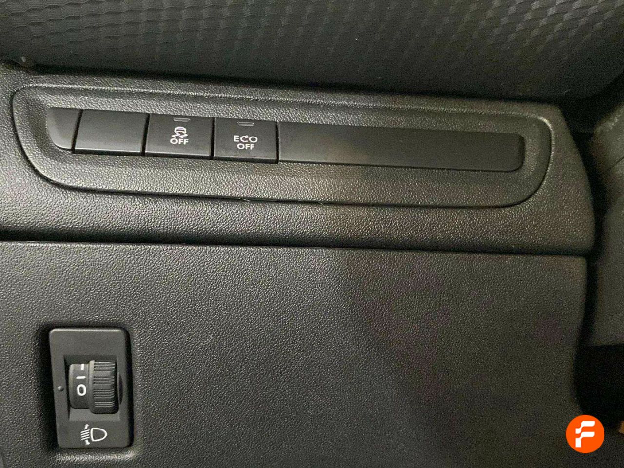 Foto Peugeot 208 19