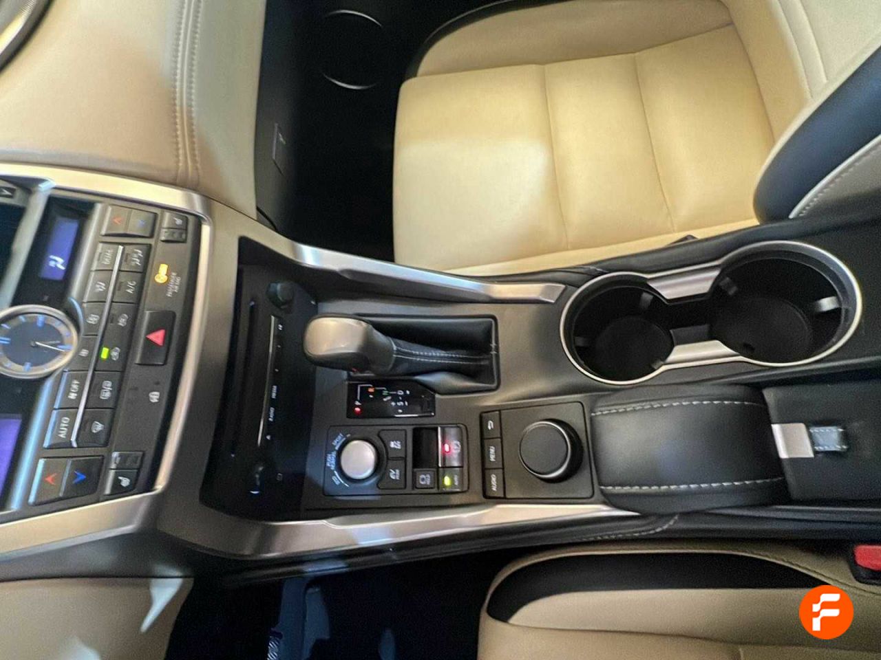 Foto Lexus NX 24