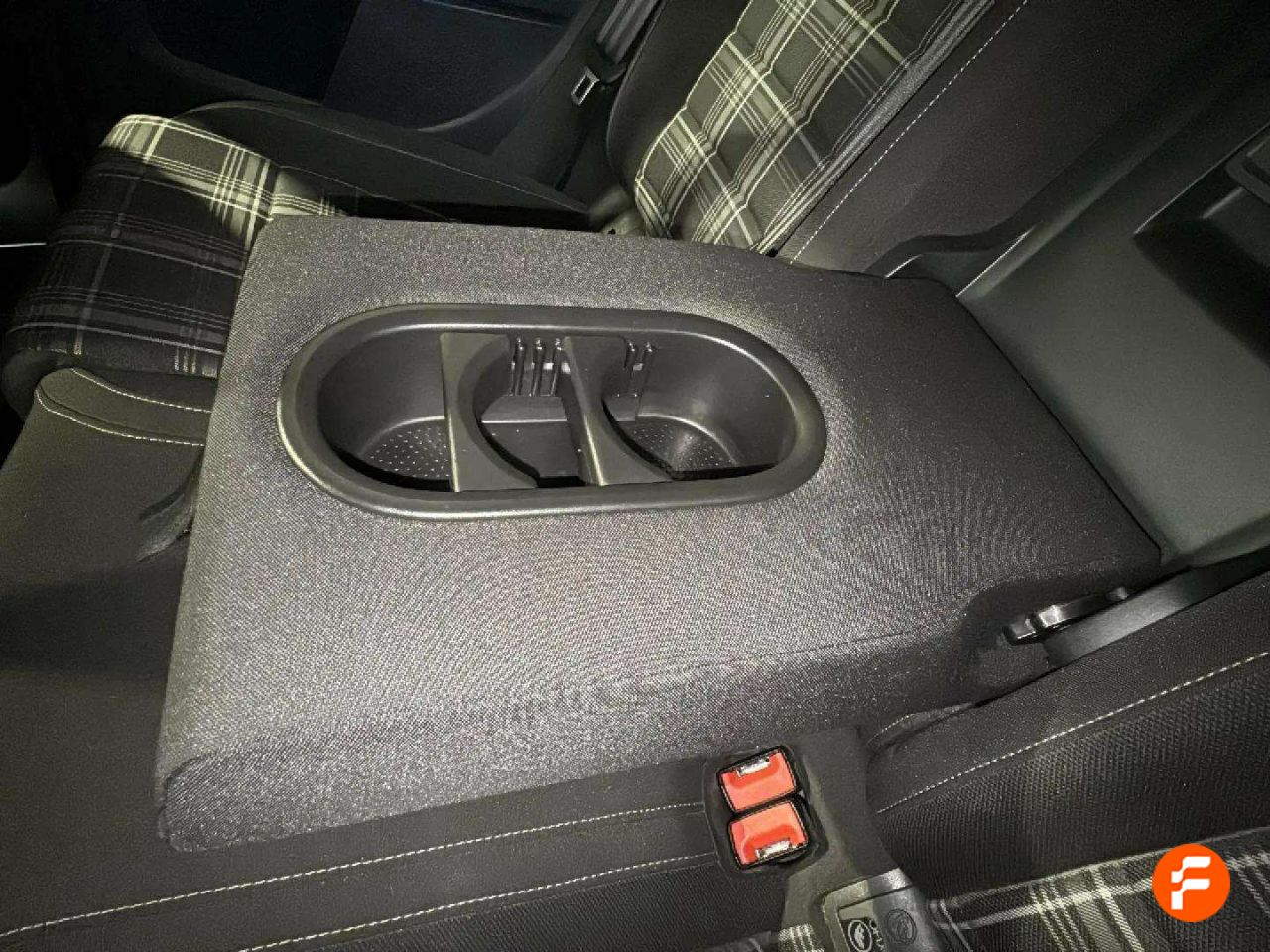 Foto Volkswagen Golf 26