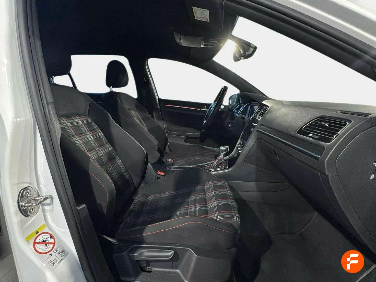 Foto Volkswagen Golf 13