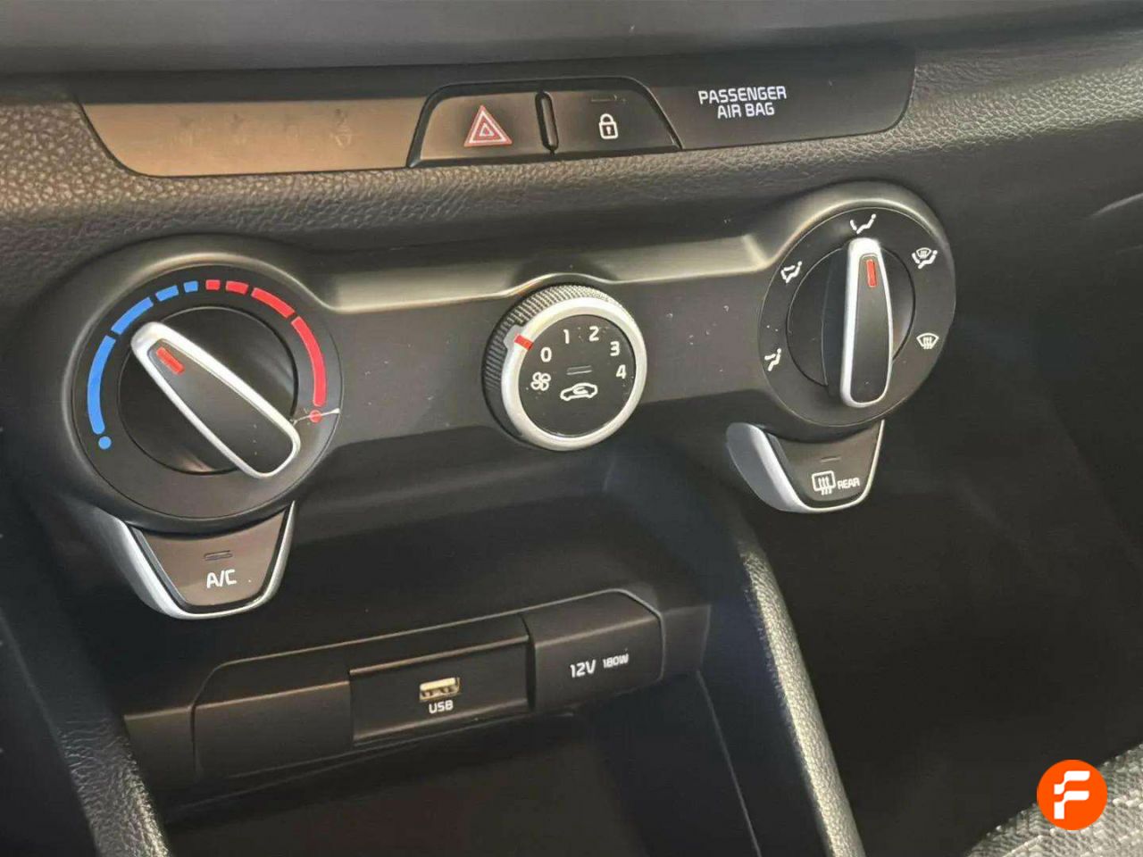 Foto Kia Rio 23
