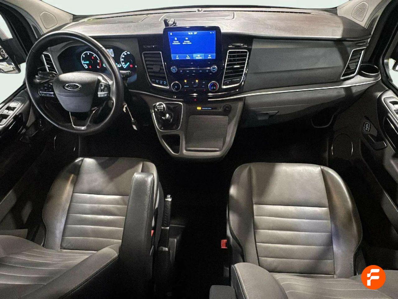 Foto Ford Tourneo Custom 10