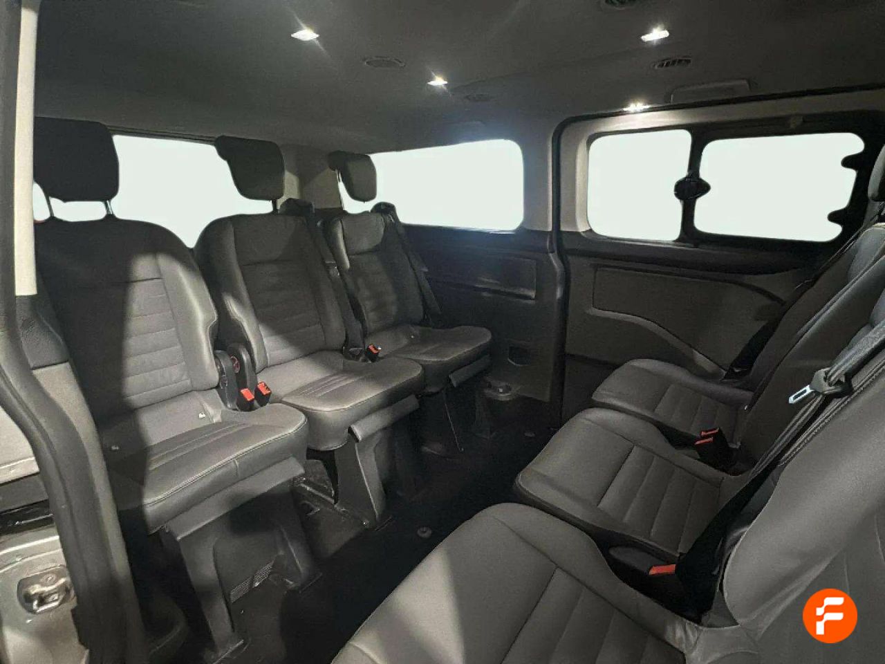 Foto Ford Tourneo Custom 14