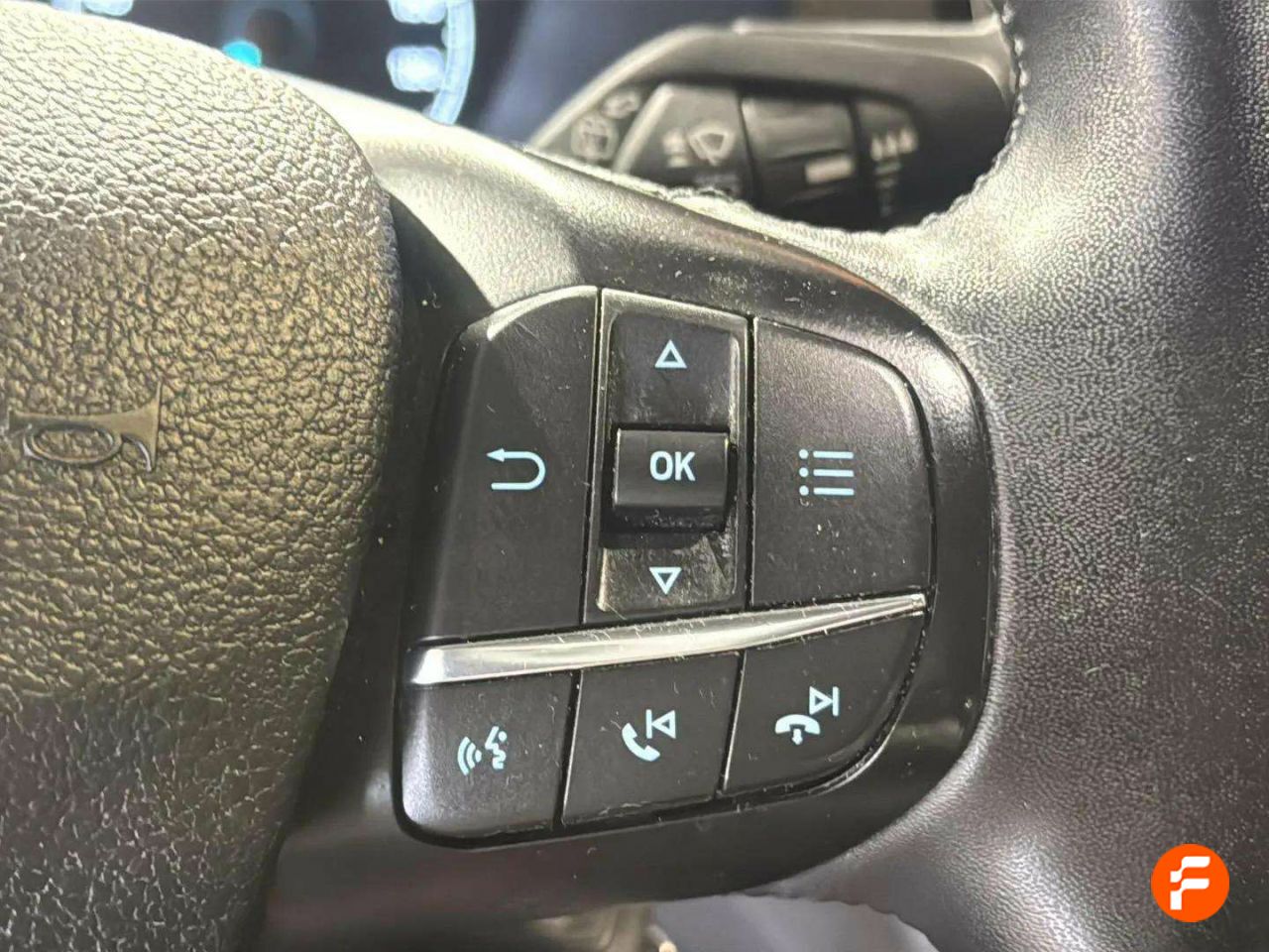 Foto Ford Tourneo Custom 25