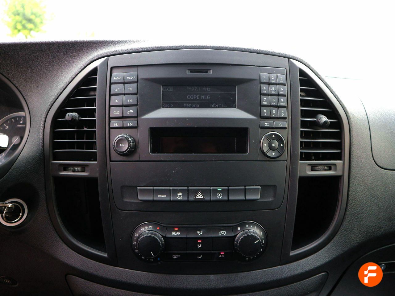 Foto Mercedes-Benz Vito 12