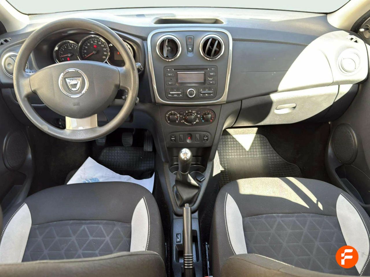 Foto Dacia Sandero 12