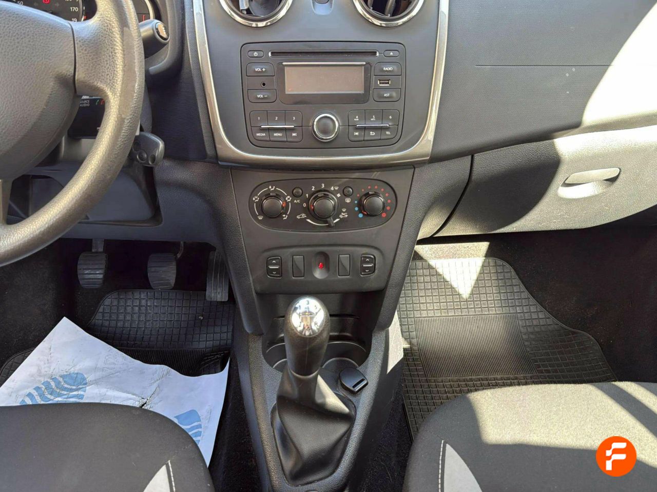 Foto Dacia Sandero 14