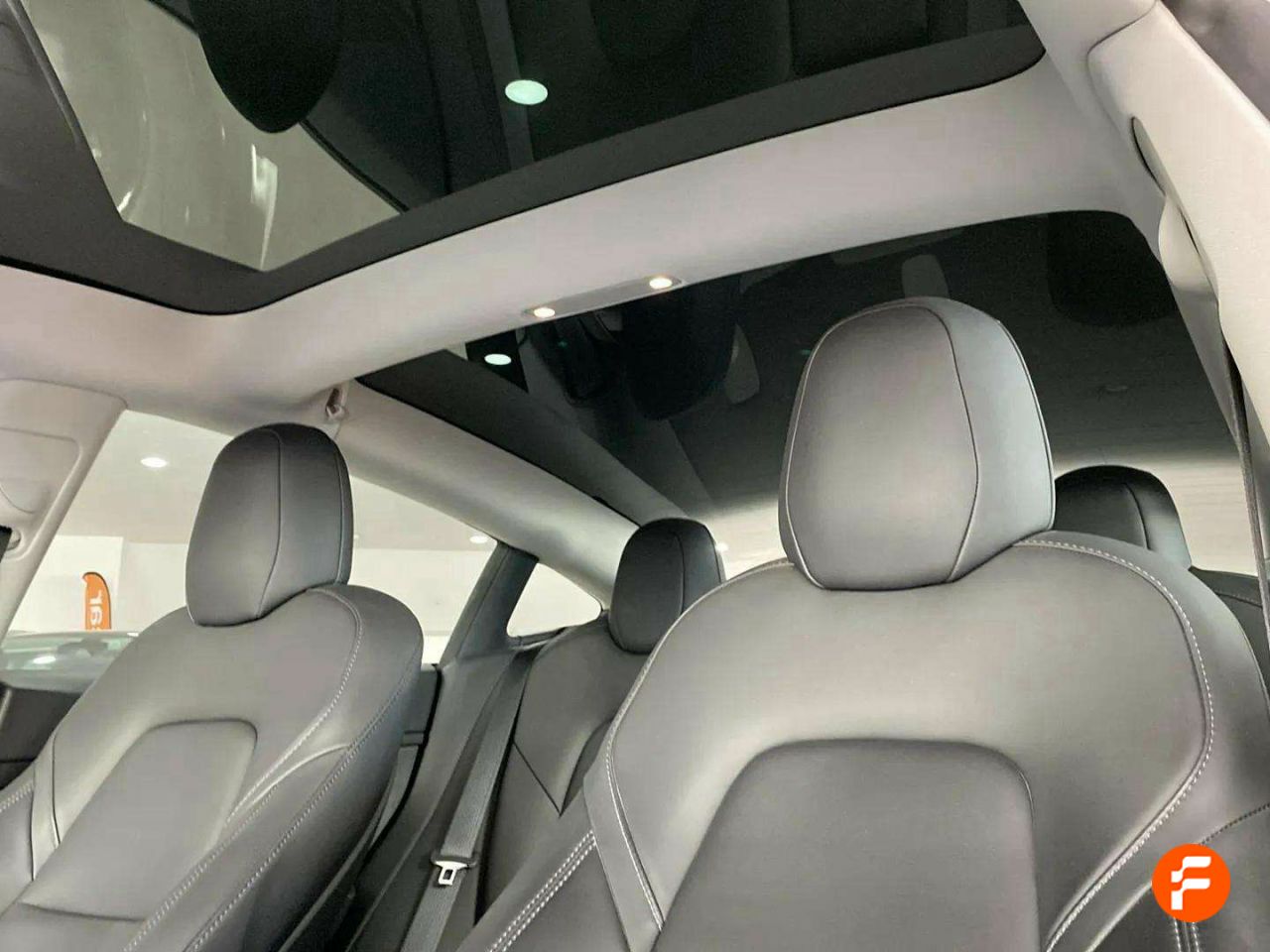 Foto Tesla Model 3 24