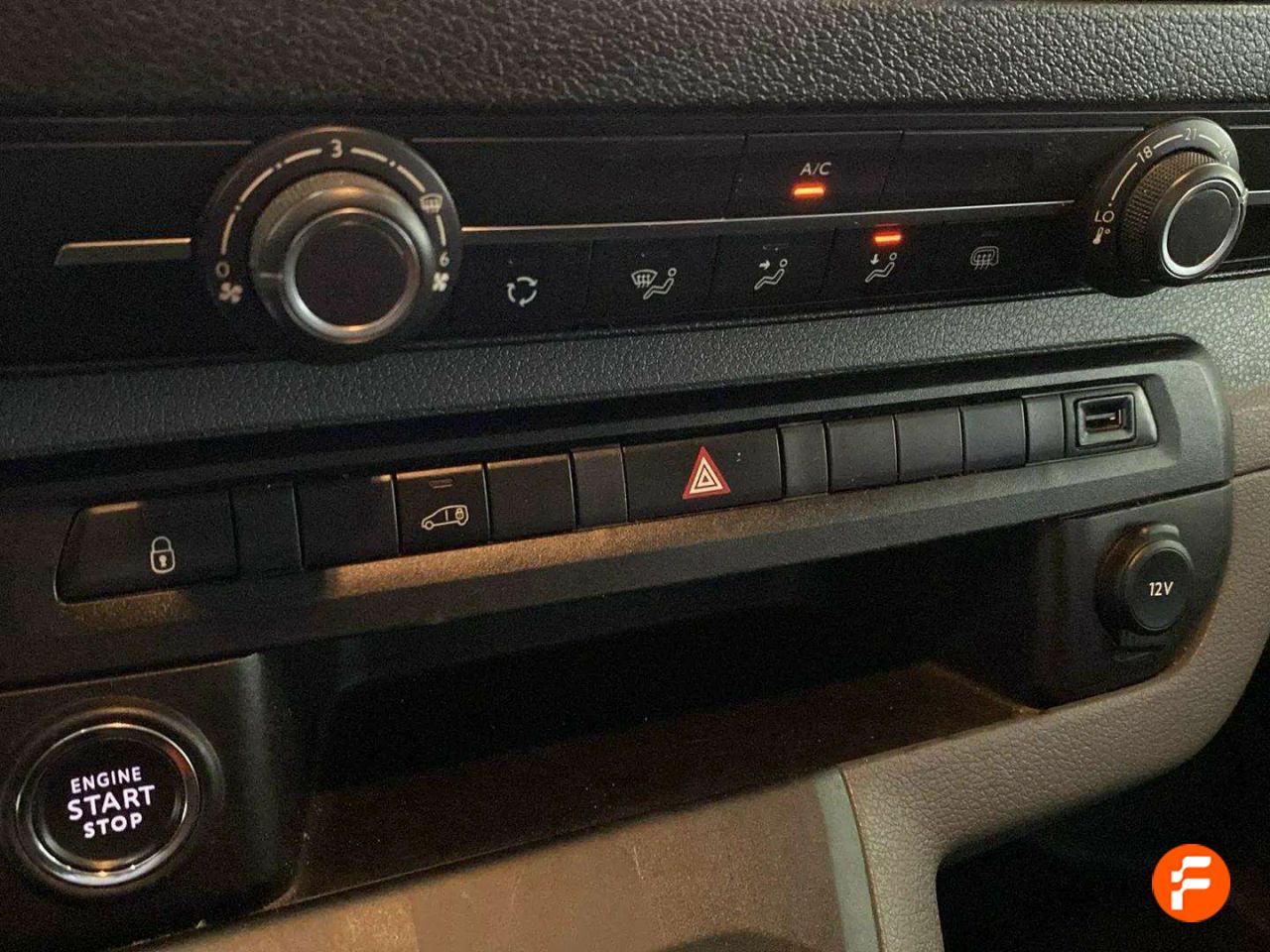 Foto Citroën Jumpy 23