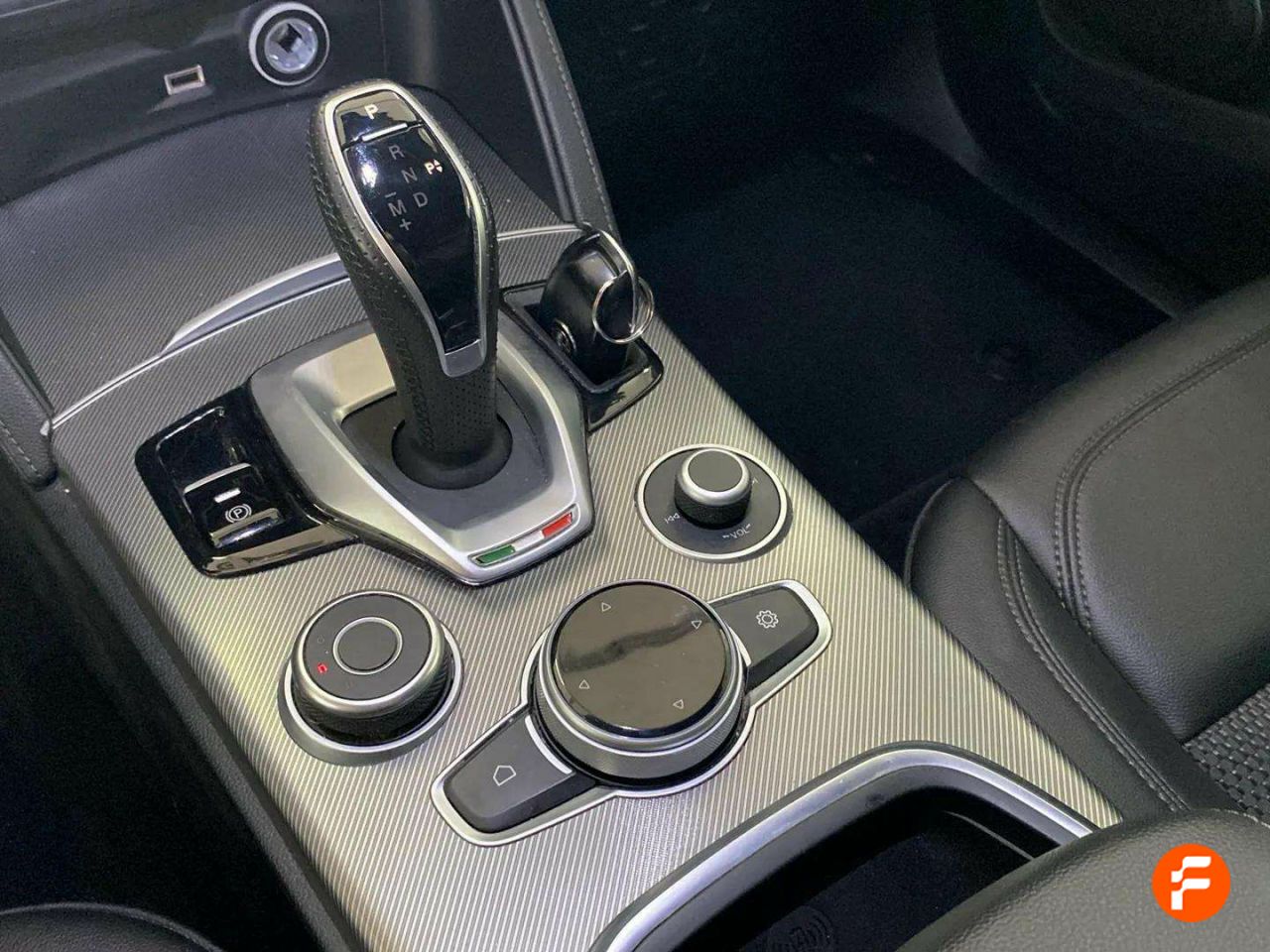 Foto Alfa Romeo Stelvio 28