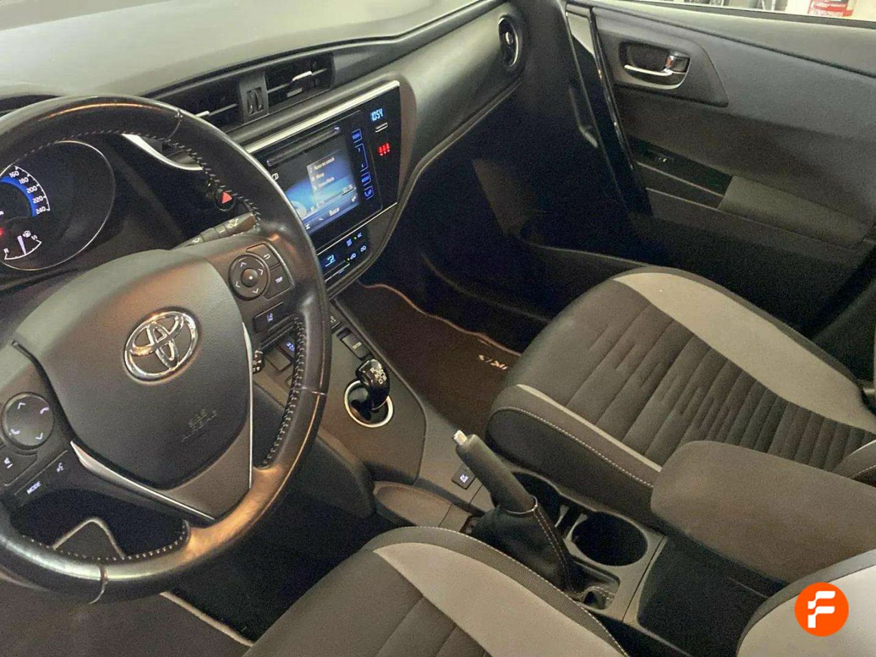 Foto Toyota Auris 25