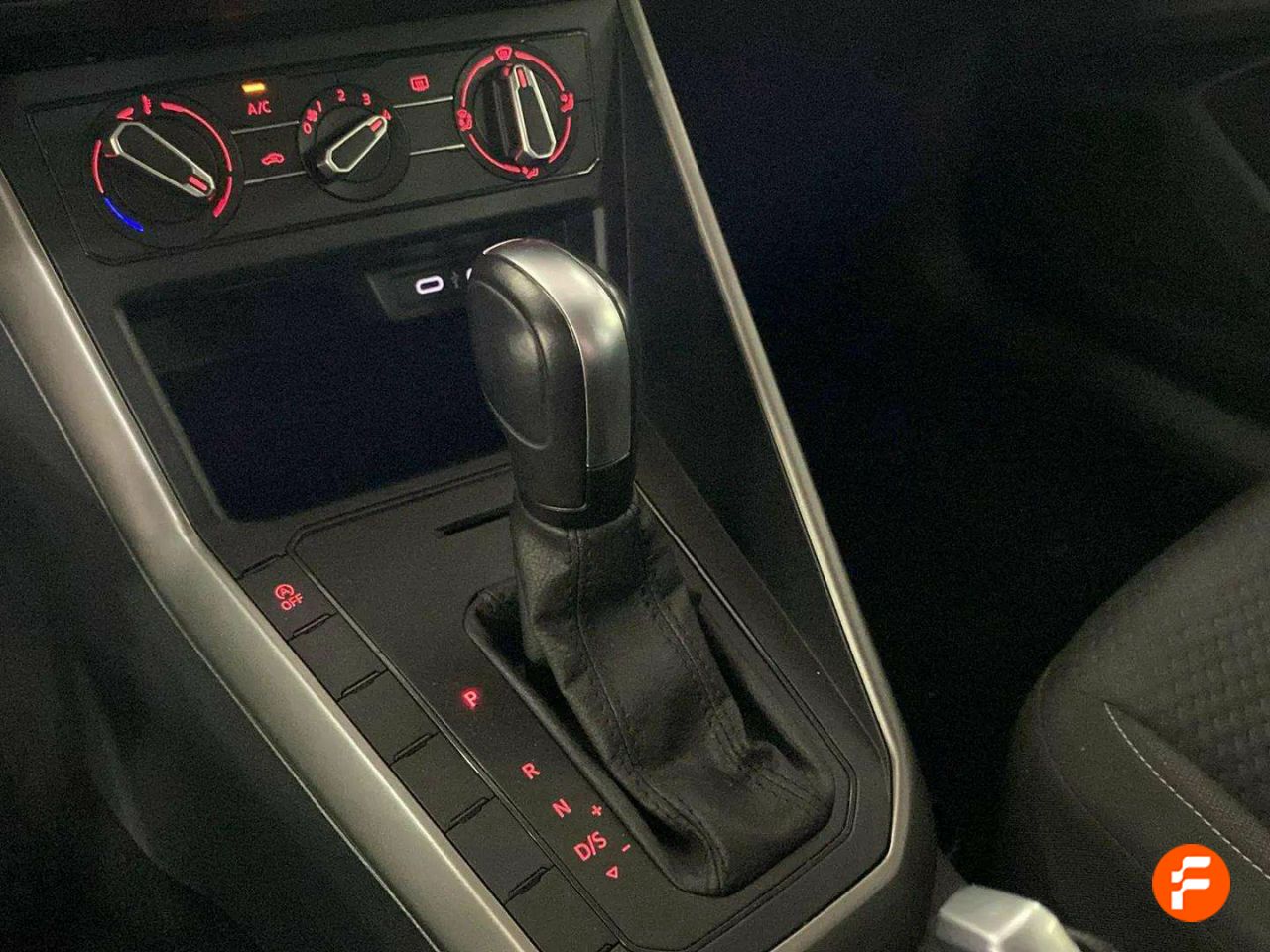 Foto Volkswagen Polo 24