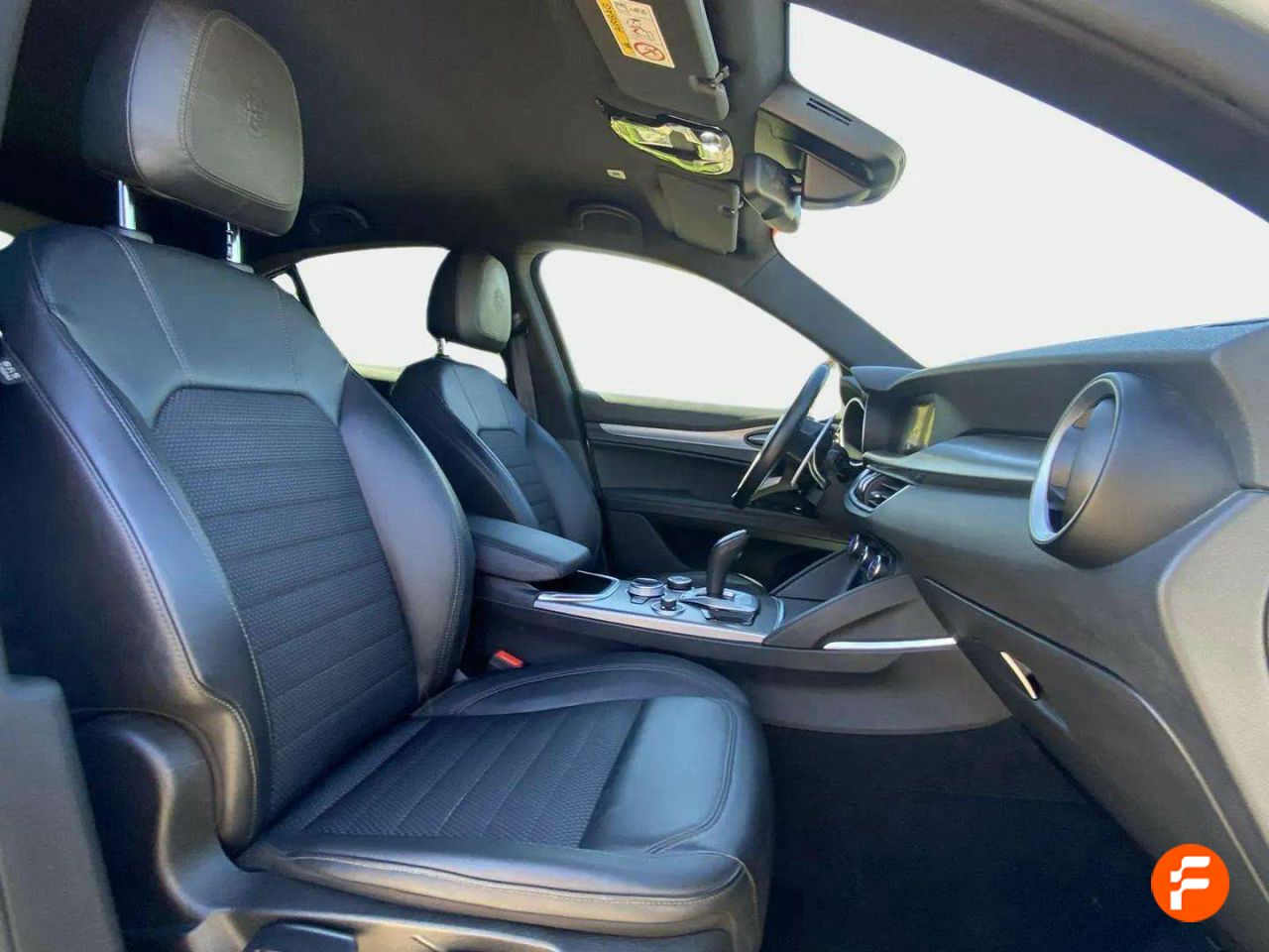 Foto Alfa Romeo Stelvio 14