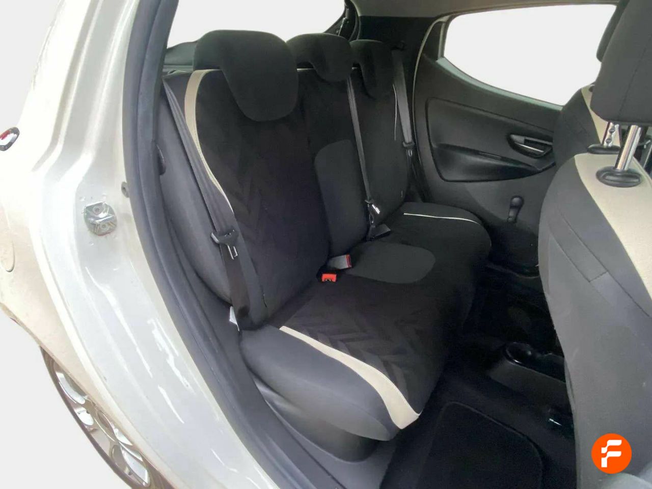 Foto Lancia Ypsilon 11