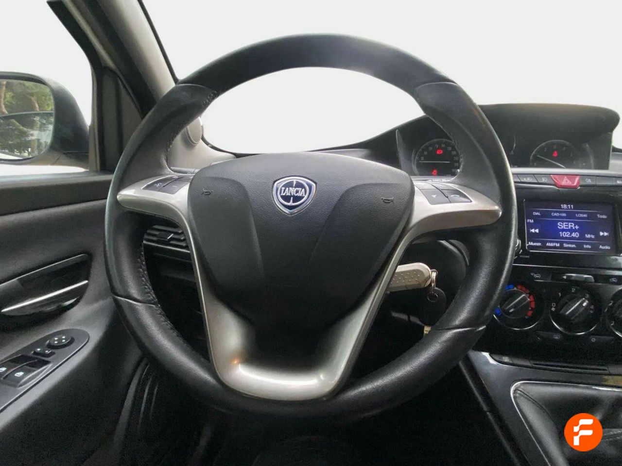 Foto Lancia Ypsilon 12