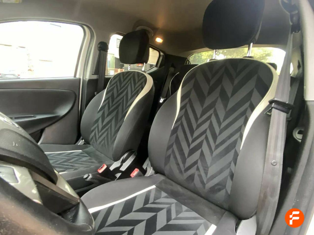 Foto Lancia Ypsilon 28