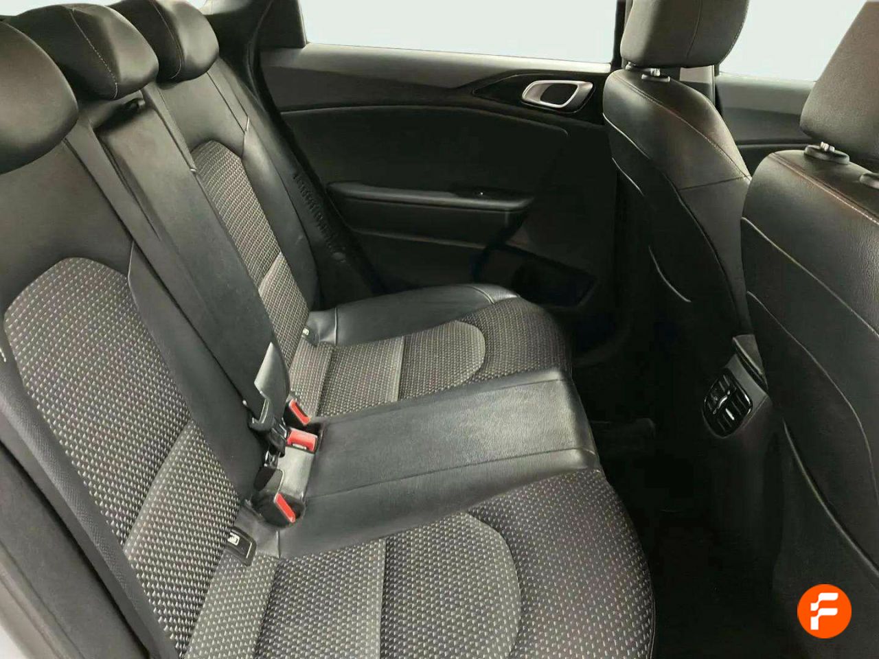 Foto Kia Ceed 15