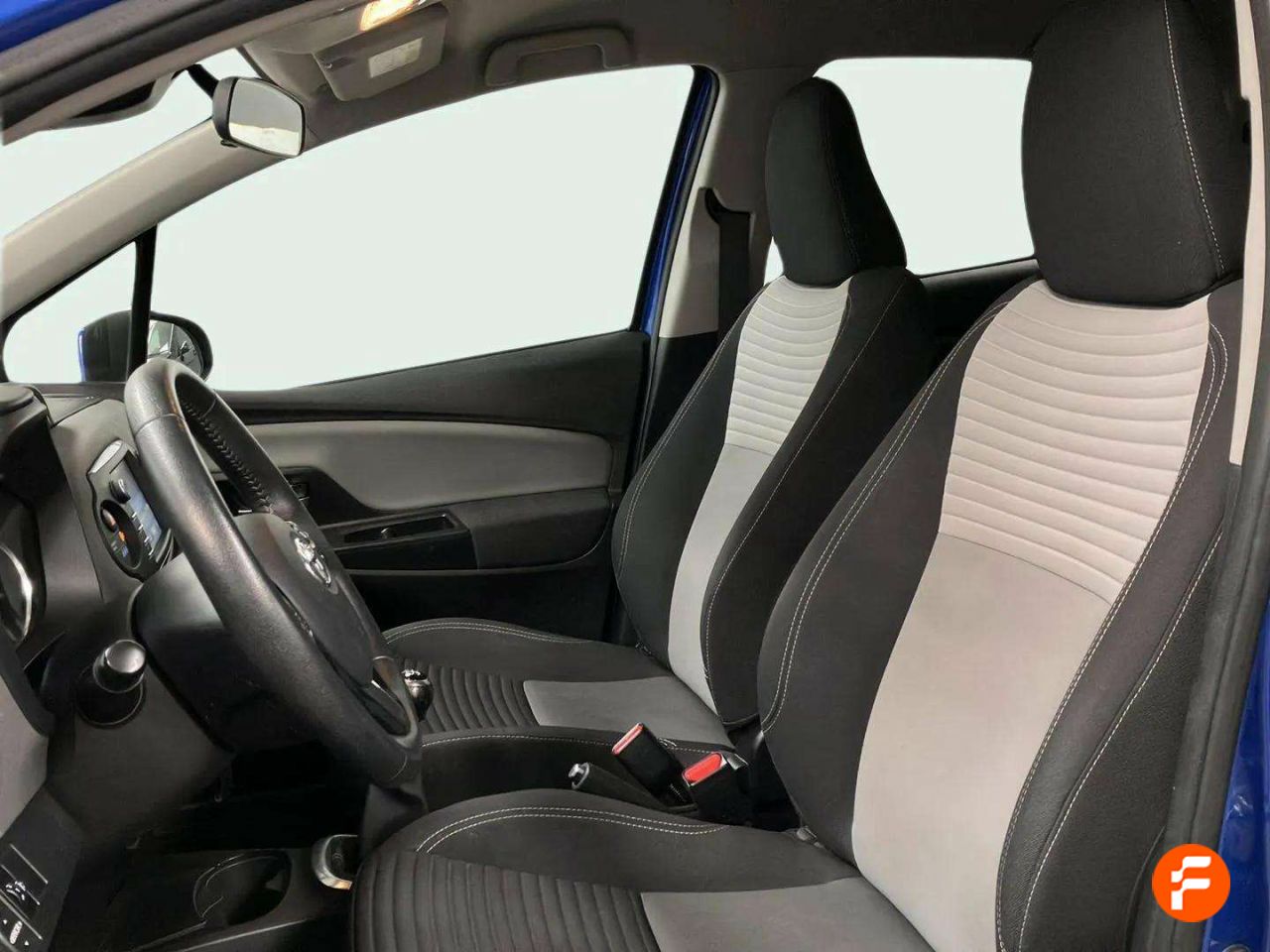 Foto Toyota Yaris 13