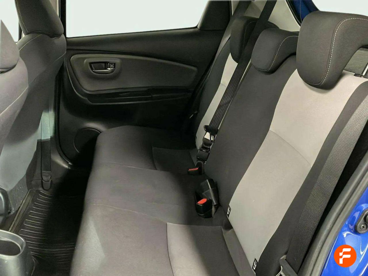 Foto Toyota Yaris 14