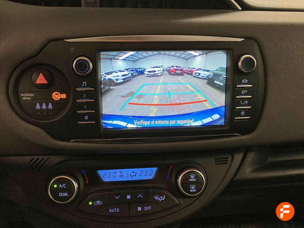 Foto Toyota Yaris 24