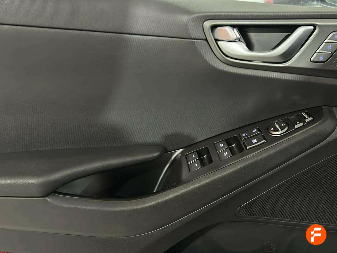 Foto Hyundai IONIQ 27