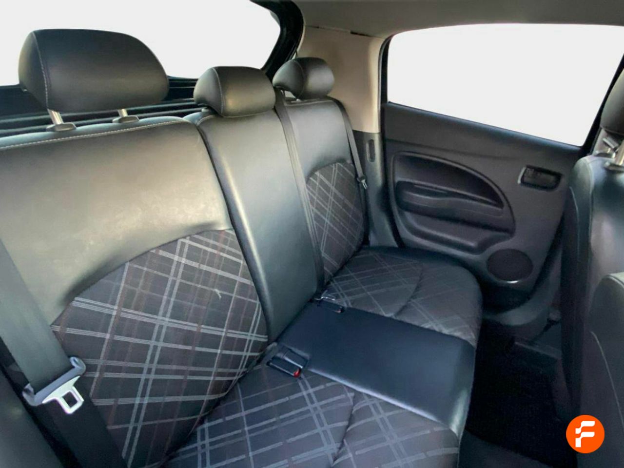 Foto Mitsubishi Space Star 29