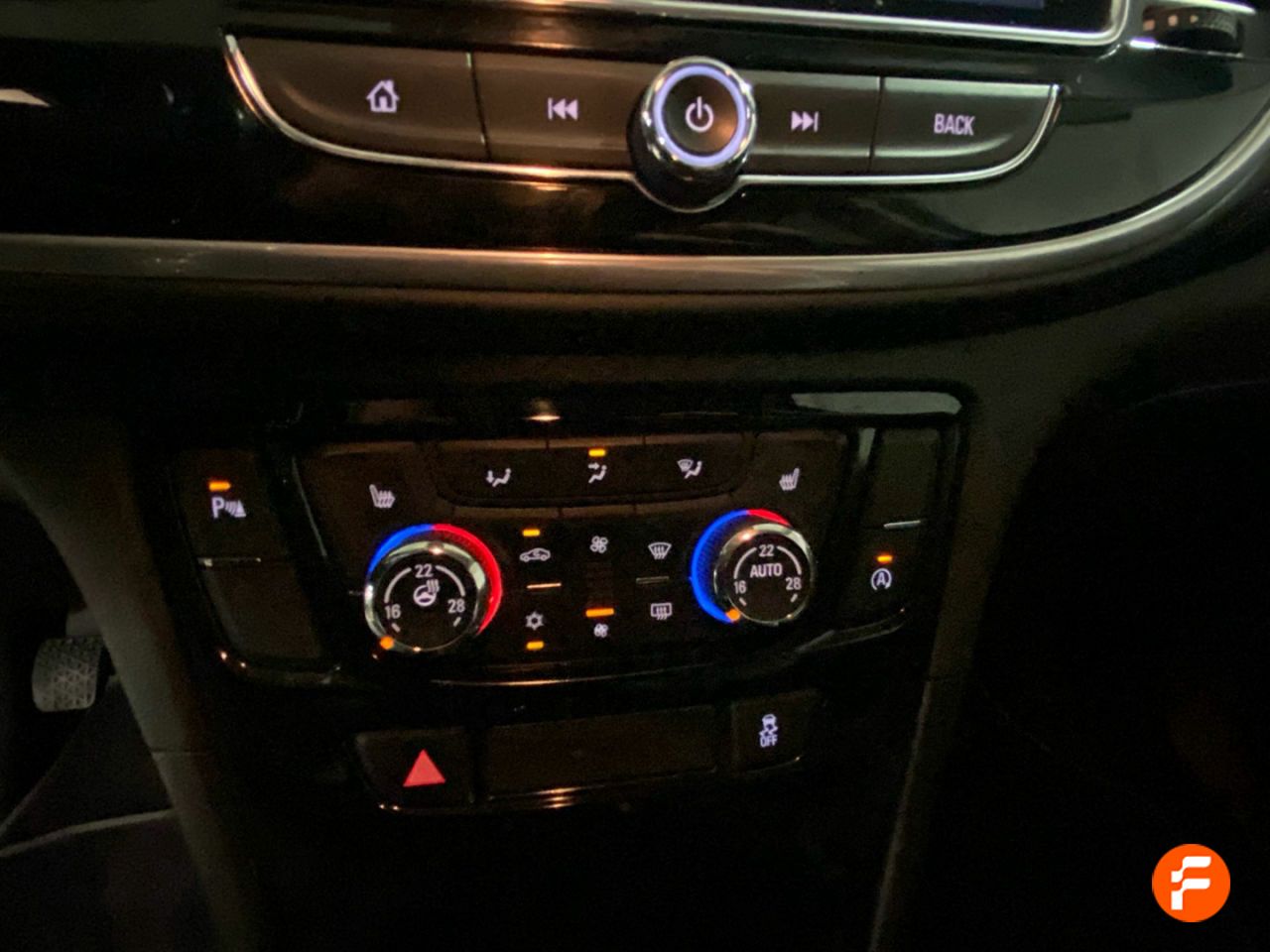 Foto Opel Mokka X 16
