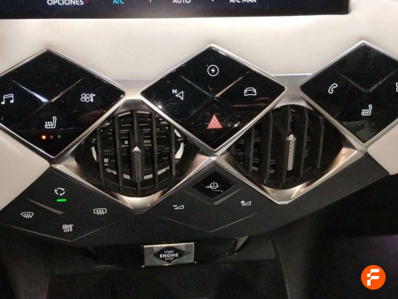 Foto DS Automobiles DS 3 26