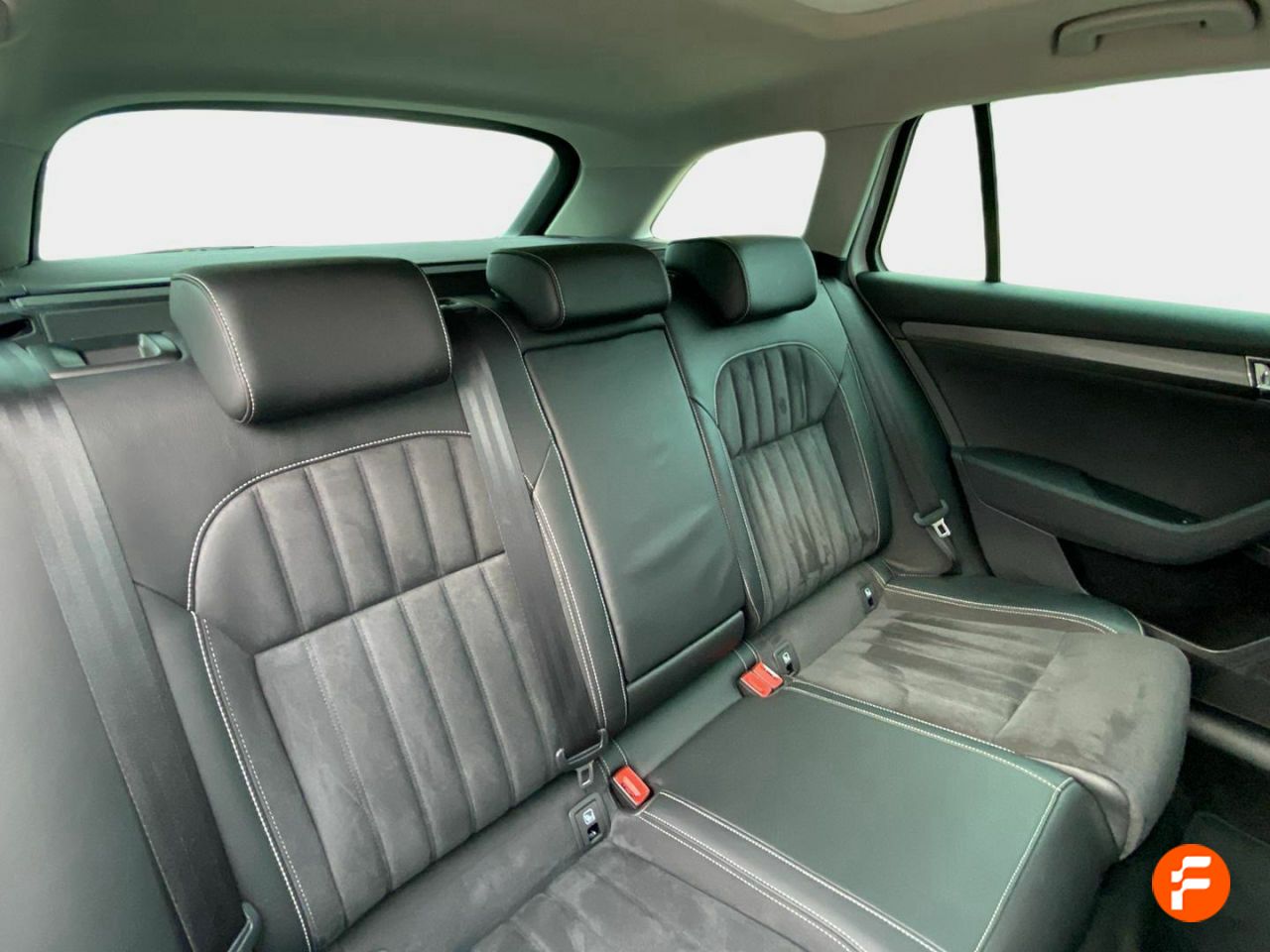 Foto Skoda Superb 24