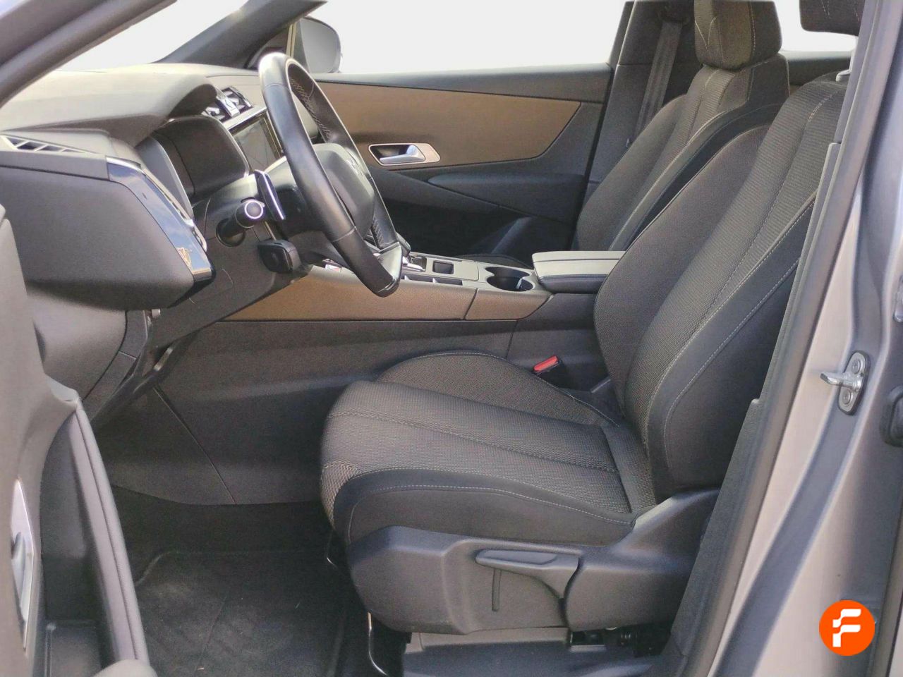 Foto DS Automobiles DS 7 11