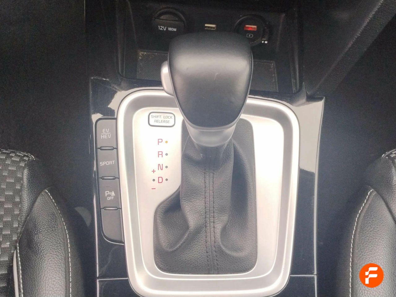 Foto Kia XCeed 28