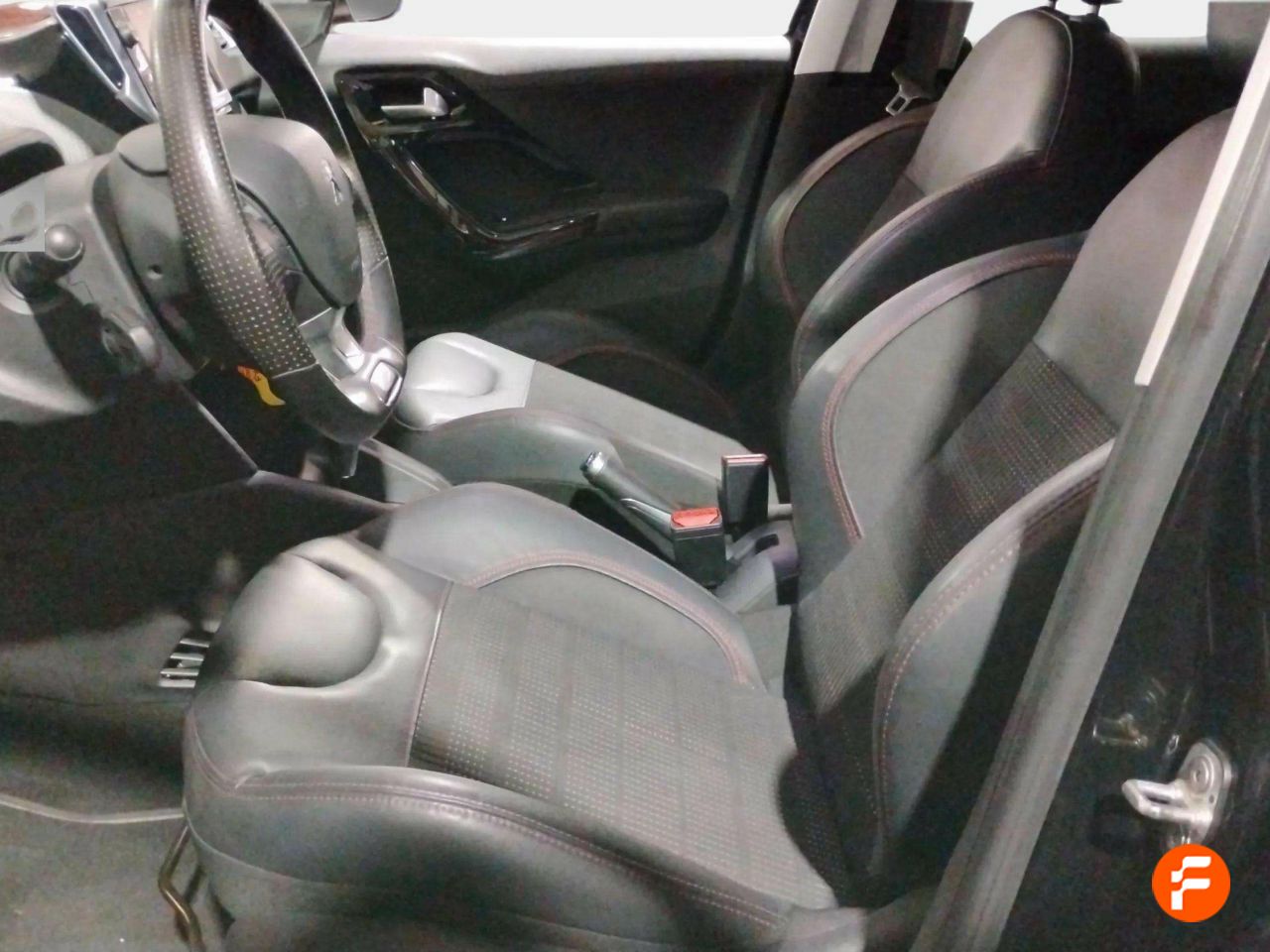 Foto Peugeot 208 11