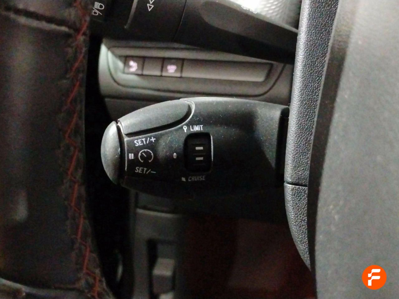 Foto Peugeot 208 24