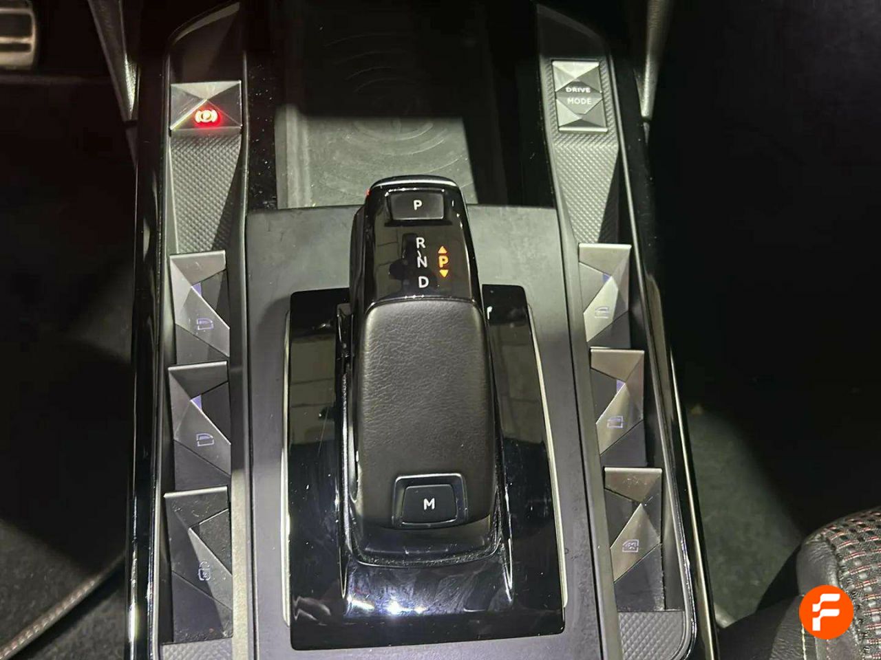 Foto DS Automobiles DS 3 29