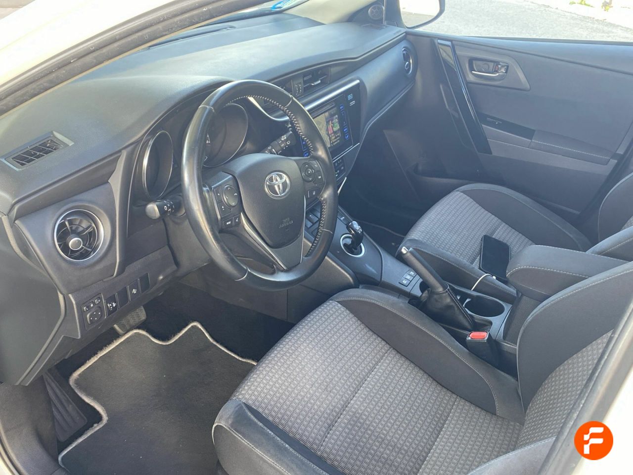 Foto Toyota Auris 11