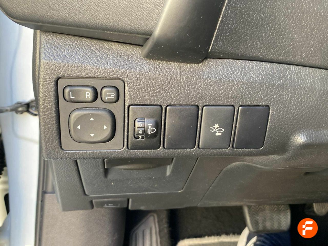 Foto Toyota Auris 13