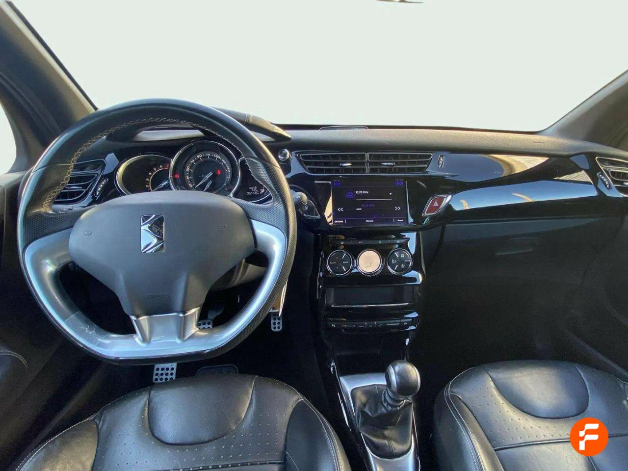Foto DS Automobiles DS 3 16